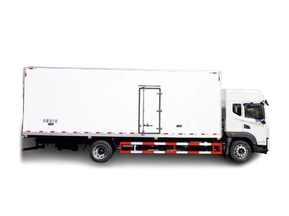 Dongfeng 4x2 26 ft Refrigerator Truck