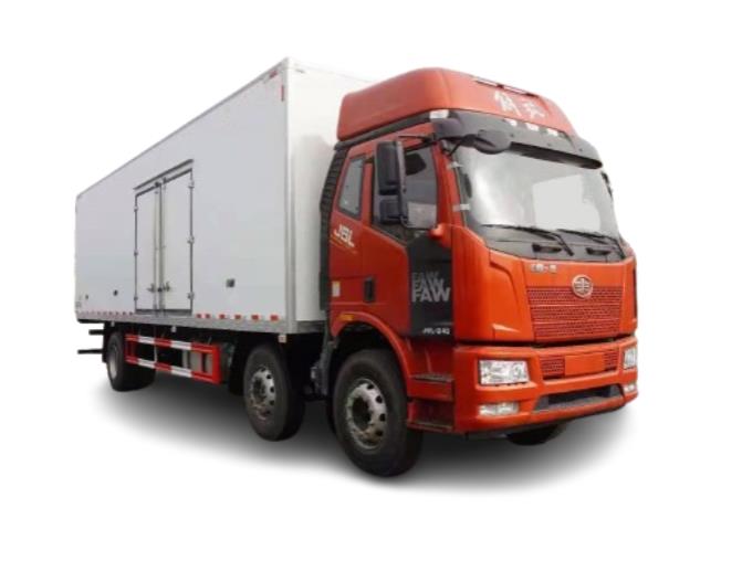 FAW Three-axle 31 ft Insulated Refrigerated Truck