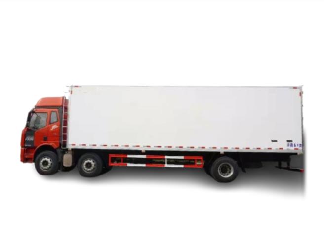 FAW Three-axle 31 ft Insulated Refrigerated Truck