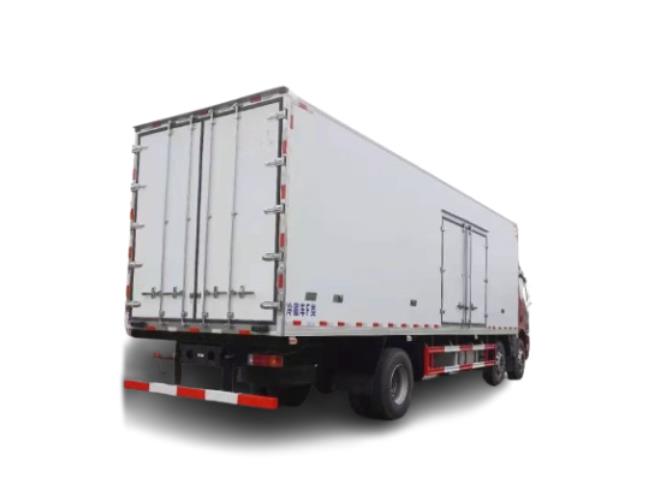 FAW Three-axle 31 ft Insulated Refrigerated Truck