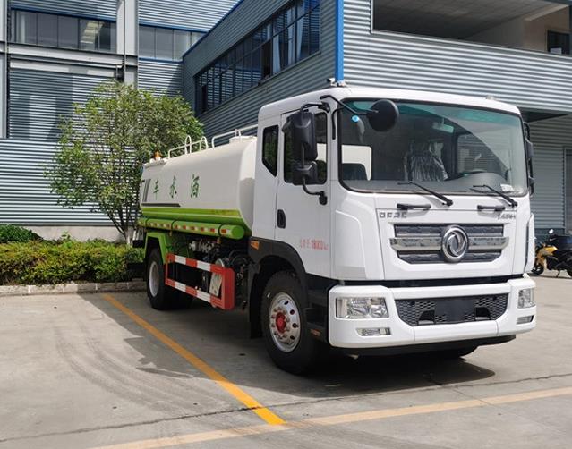 Dongfeng 4x2 3500 Gallon Water Tank Truck