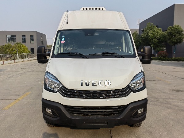 IVECO 4x2 3ton Refrigerated Van Truck